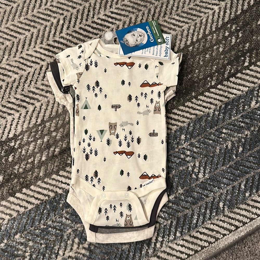 🏡NWT Gerber onsies outdoor/woodland/camping